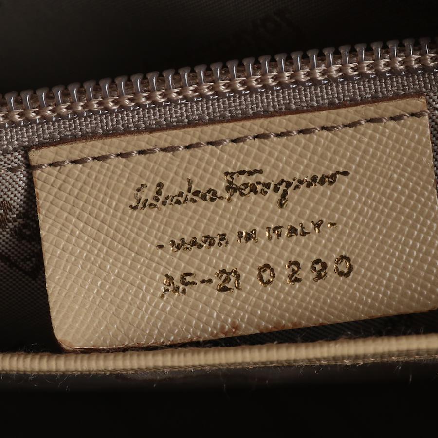Salvatore Ferragamo handbag in beige leather with gold hardware